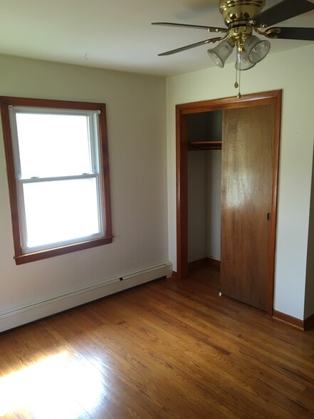Building Photo - 401 Marlington St