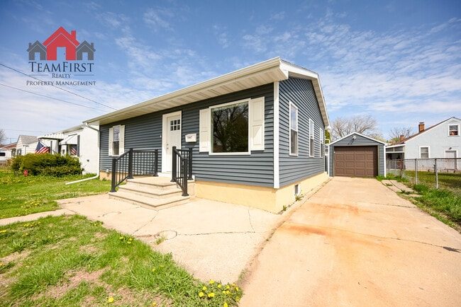 Building Photo - 1547 Harold St