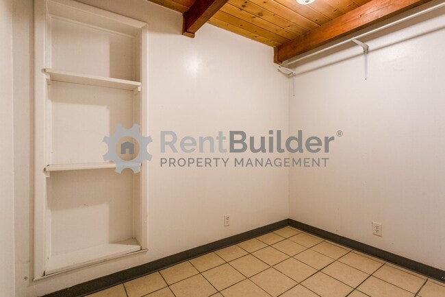 Building Photo - 1605 Coal Ave SE