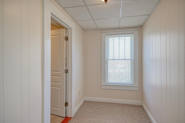 Building Photo - 319 Forge Village Rd
