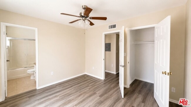 Building Photo - 15200 Sherman Way