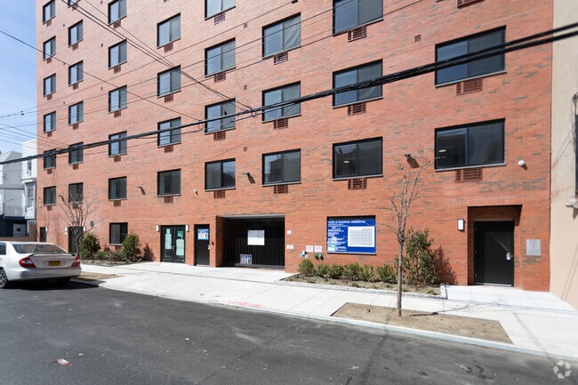 Building Photo - 2317 Cambreleng Ave