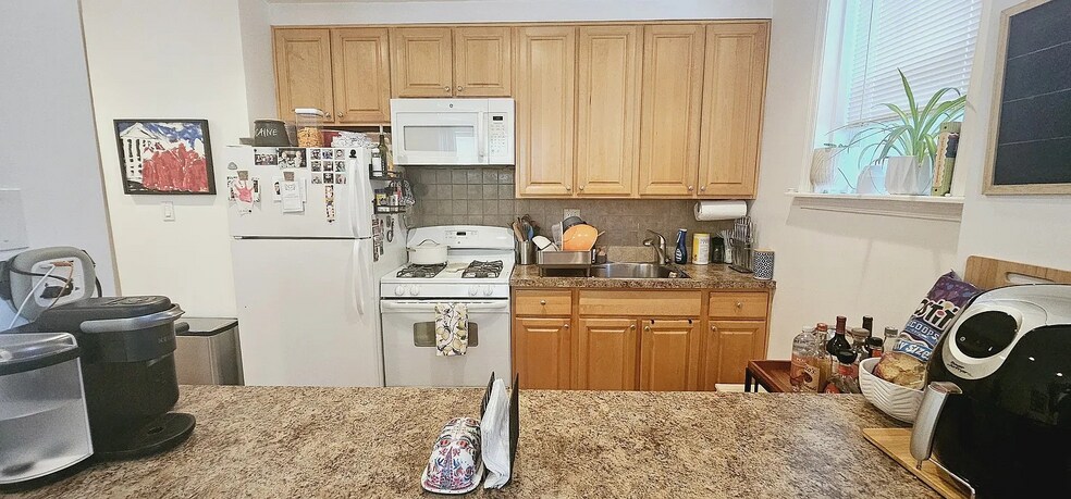 Building Photo - 421 S 17th St