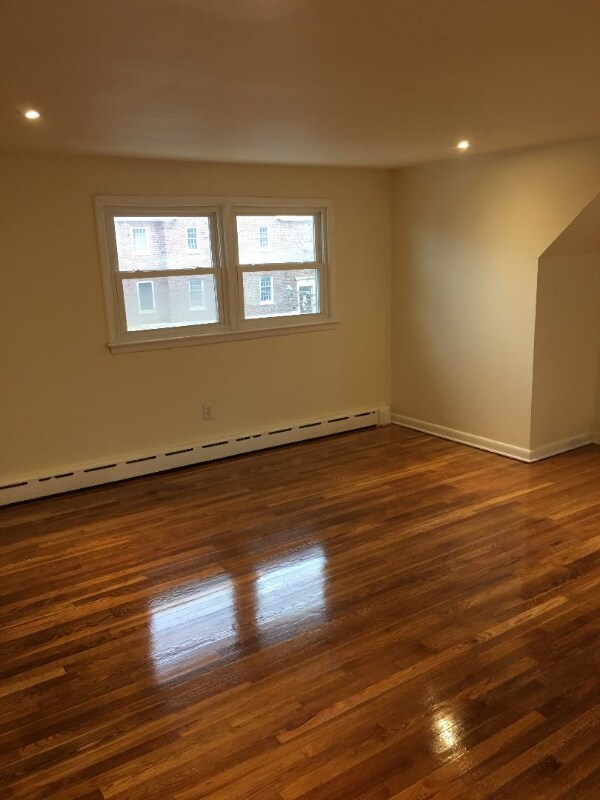 Building Photo - 14 Suydam St