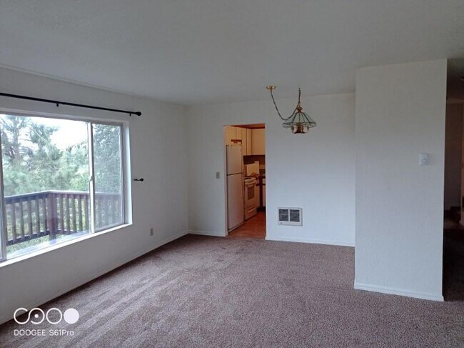 Primary Photo - 2830 California Ave