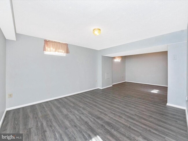 Building Photo - 408 Willow Hill Pl