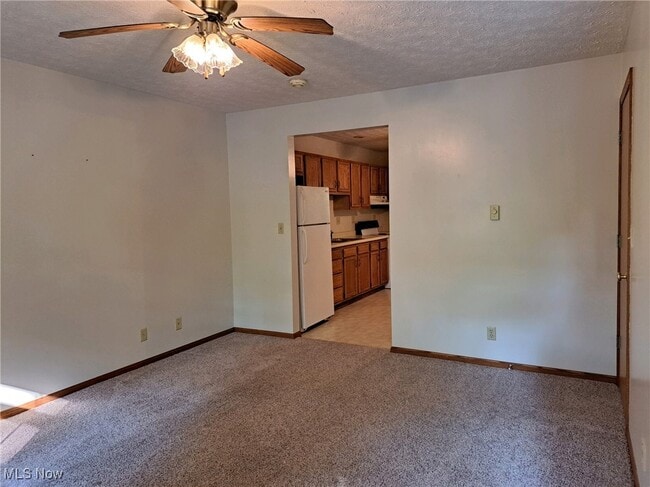 Building Photo - 6 Sunrise Dr