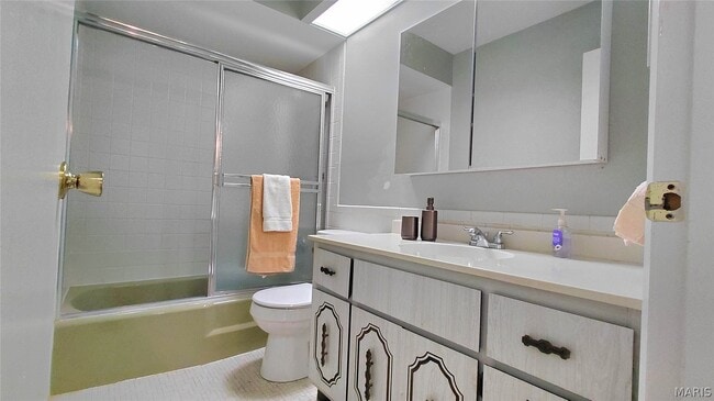 Building Photo - 874 Hollyridge Dr