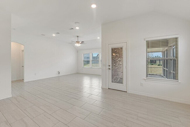 Building Photo - 15702 Rosemary Hl Ln