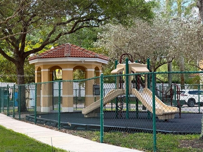 Building Photo - 12819 SW 31st Ct