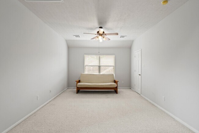 Building Photo - 4030 Chestnut Bend