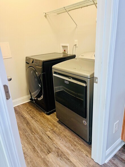 Building Photo - 1105 Circandian Ct