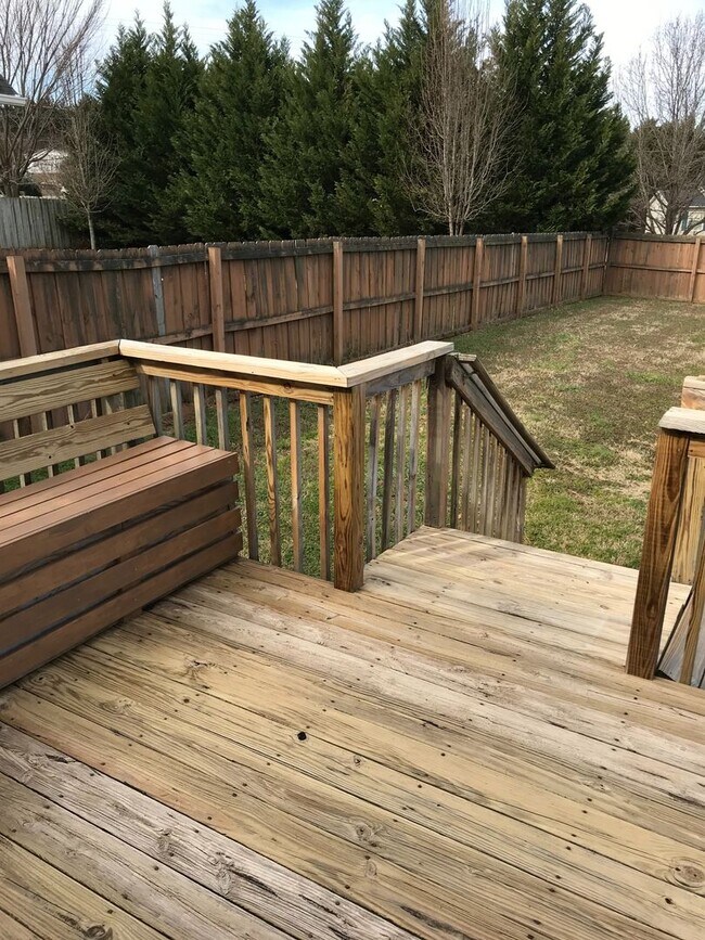 Building Photo - Newly Updated in Boiling Springs