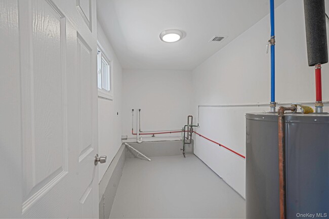 Building Photo - 610 Americus Ave