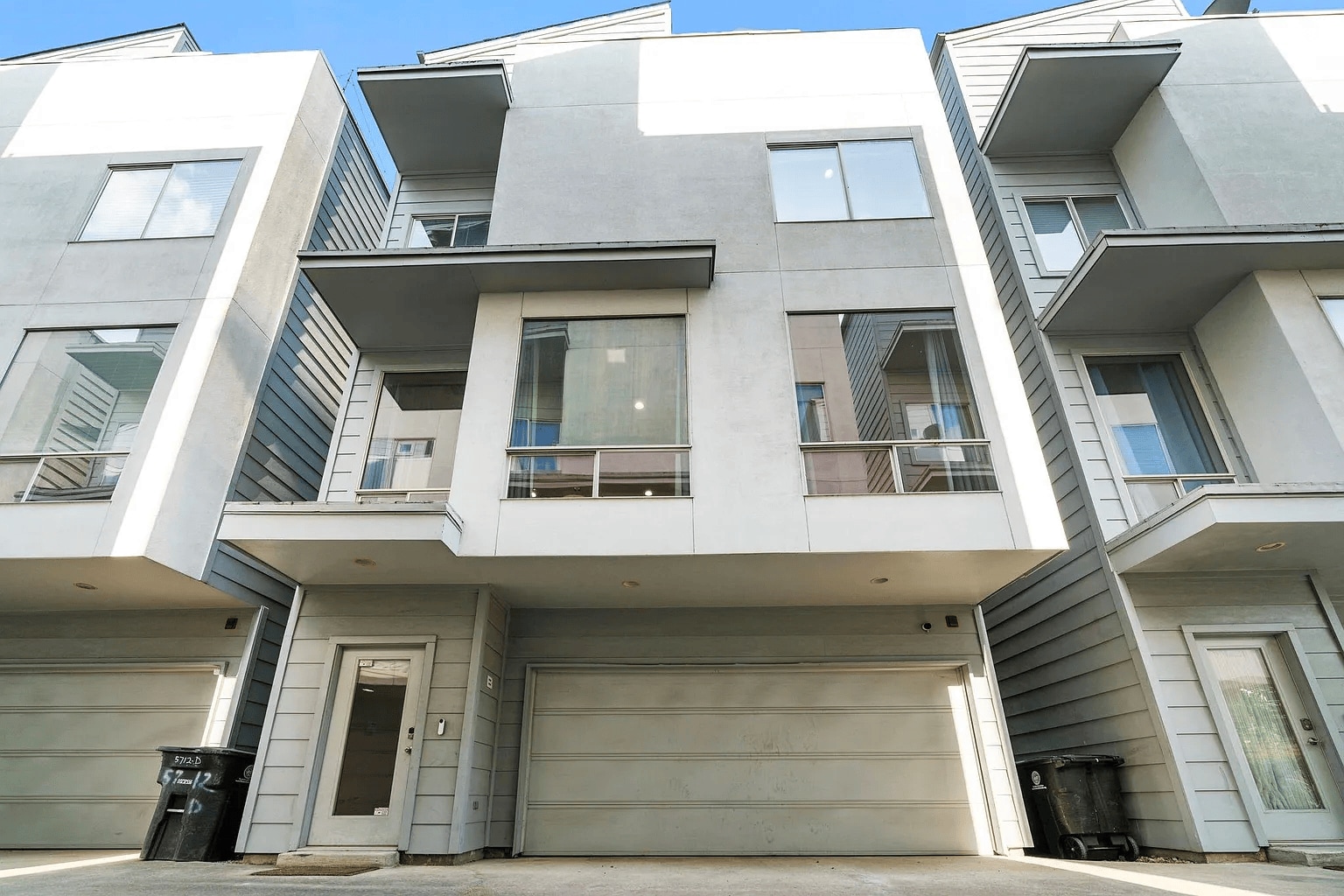 Building Photo - 5710 Winsome Ln