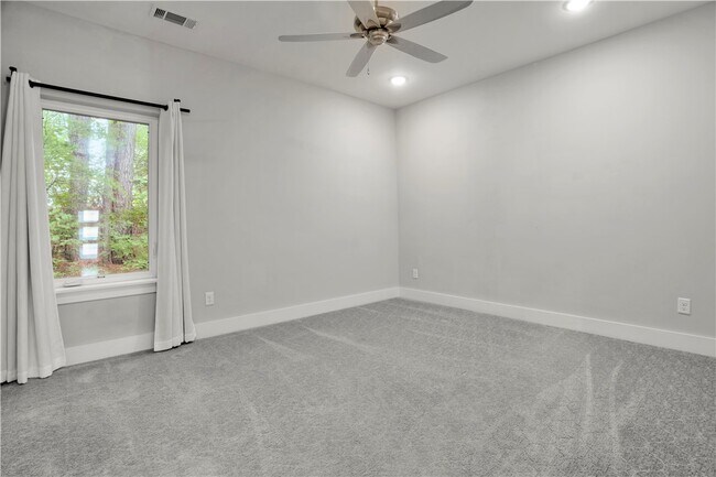 Building Photo - 1572 N Desoto Pl