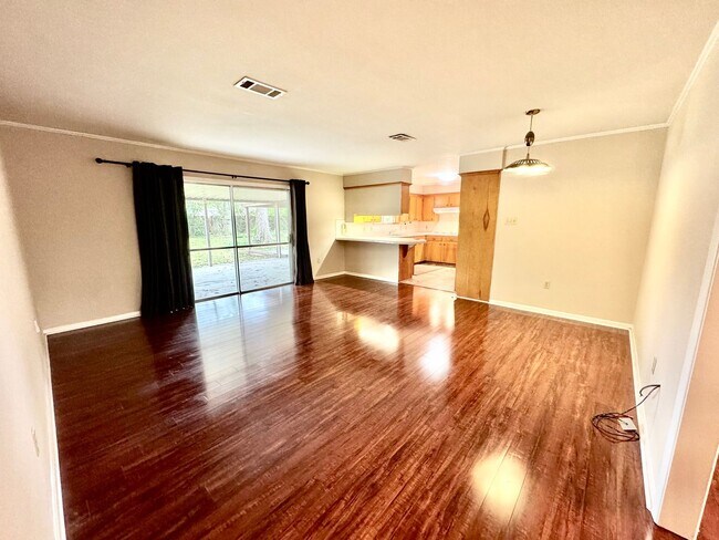 Building Photo - Spacious 3BR Home in Broadmoor | Huge Backyard + Gated Driveway