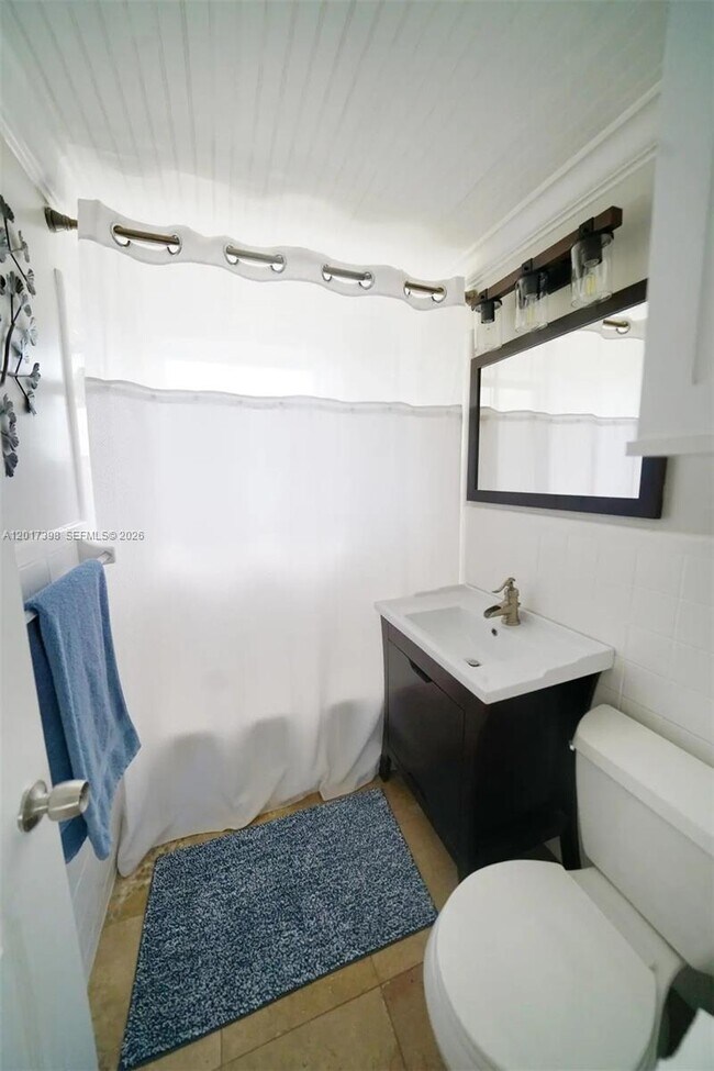 Building Photo - 2518 Gulfstream Ln