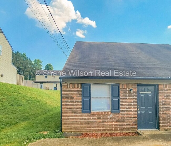 Primary Photo - 3317 Steeple Cir NE