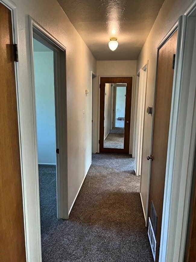 Building Photo - Renovated 3 Bedroom One Story *Vacaville *Pets Negotiable