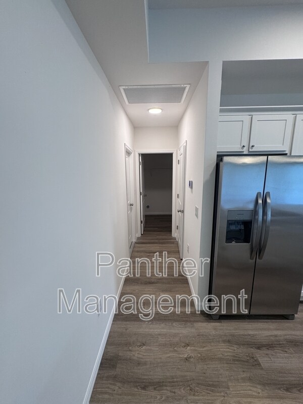 Building Photo - 966 Hood Ave NW