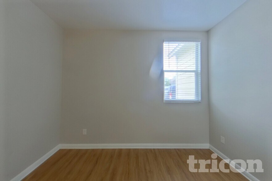 Building Photo - 288 Ferrule Dr
