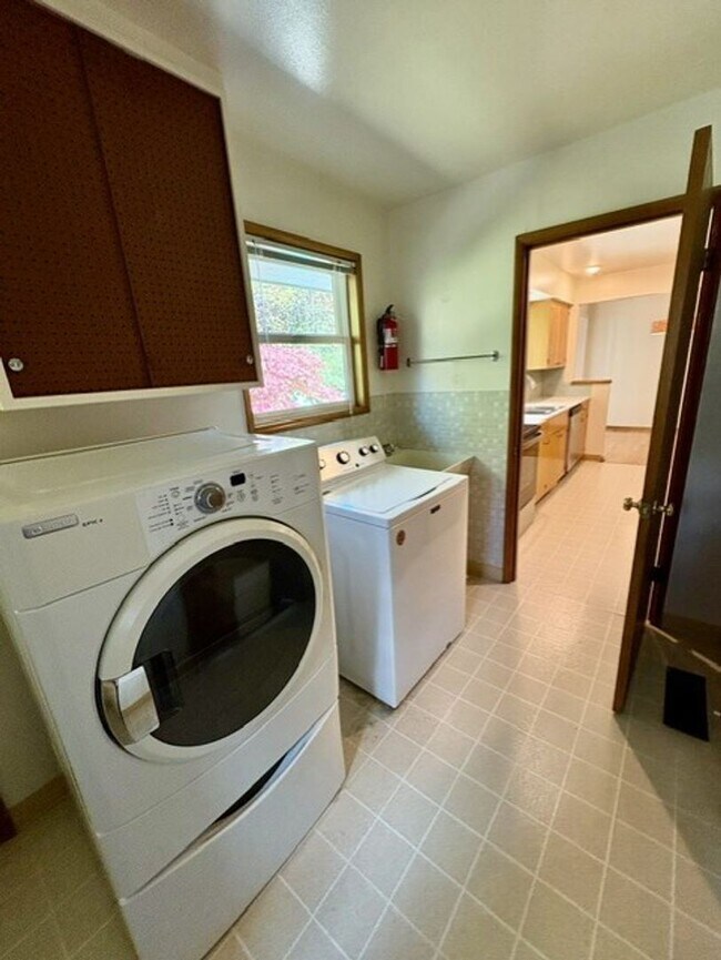 Building Photo - |NEW| ~ Charming Cedar Hills Ranch – Great Location! ~ Accepting Applications April 26 @ 5AM!