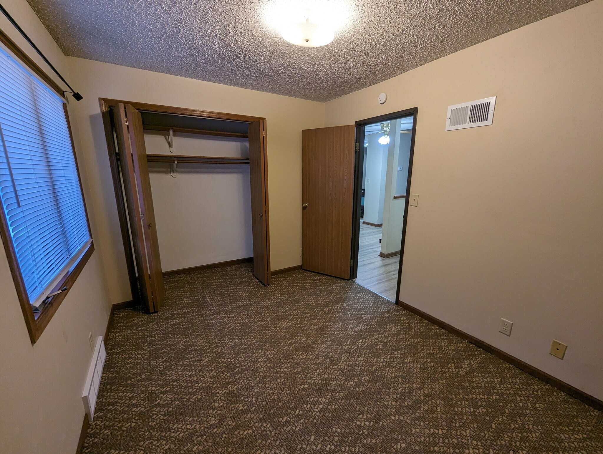 Building Photo - 4945 Walker Ave