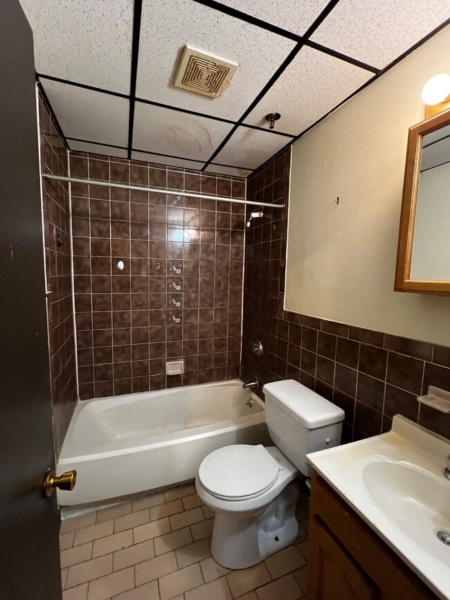 Building Photo - 153 Main St