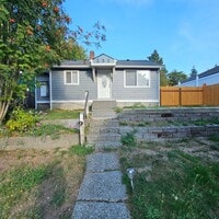 Building Photo - 2-Bedroom Charmer with Bonus Studio & Gara...