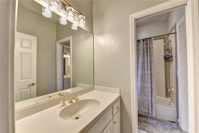 Building Photo - 645 Falls Bay Ct