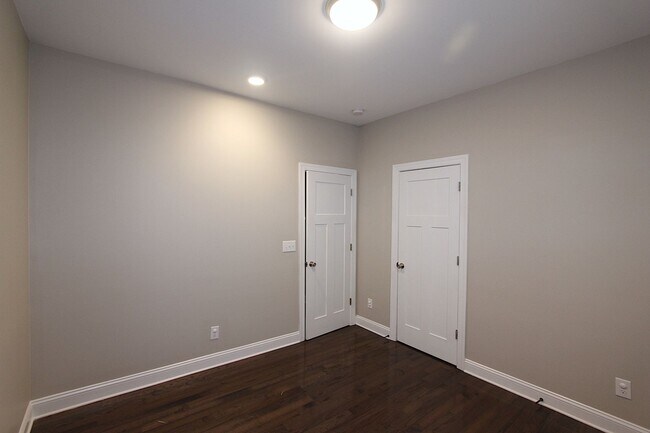 Building Photo - Modern Style Home in Downtown Durham!