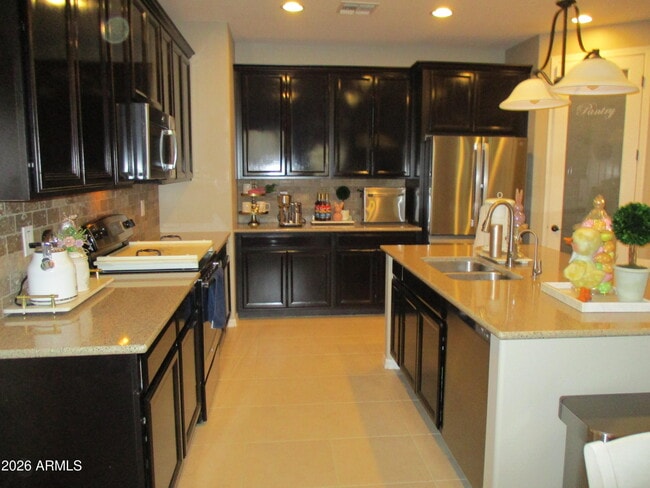 Building Photo - 856 S Agnes Ln