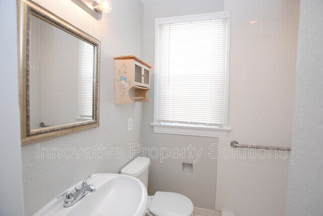 Building Photo - 2065 Camden Ave