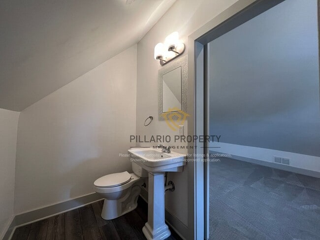 Building Photo - Renovated 4 Bed, 2.5 Bath Home in Beautiful Bates Hendricks, Just Blocks from Downtown!