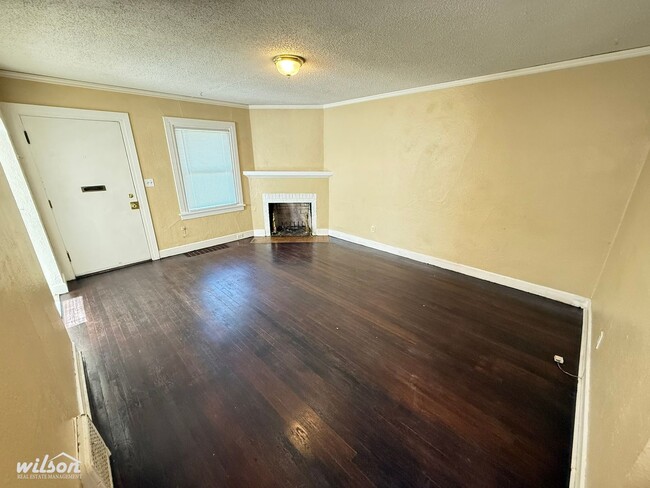 Building Photo - 211 S 16th Ave