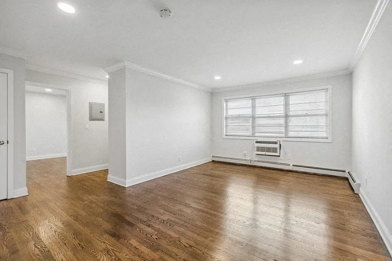 Building Photo - 314 Oakwood Ave