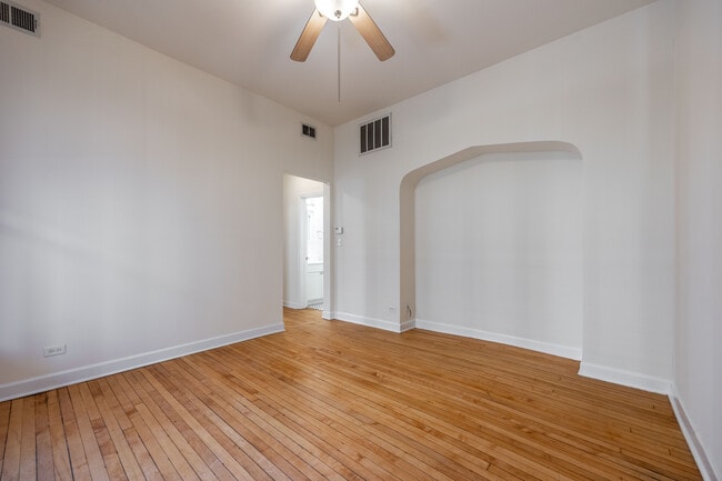 Building Photo - 2132 W Concord Pl