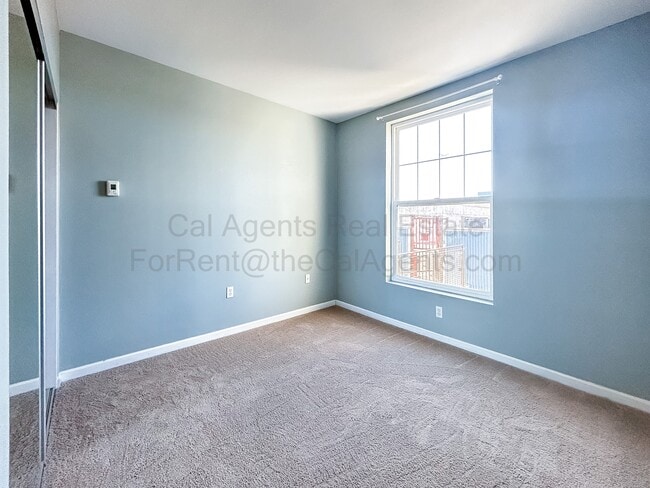 Building Photo - 1121 40th St