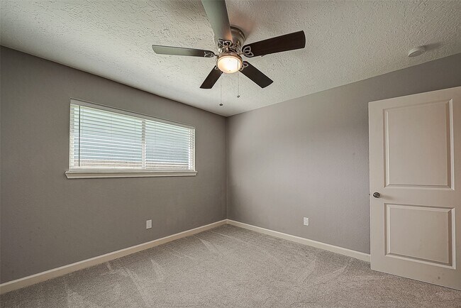 Building Photo - 1623 Cherry Ridge Dr