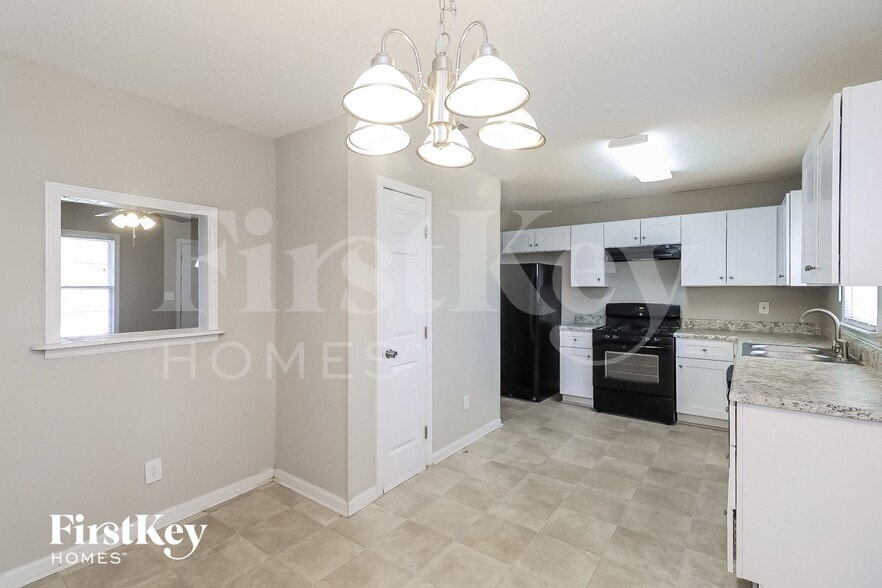 Building Photo - 6698 Kull Dr