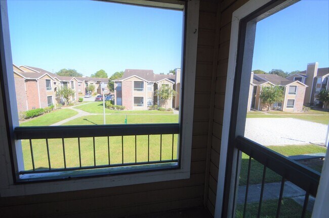 Building Photo - ORLANDO: Regency Gardens, AVAILABLE  NOVEM...