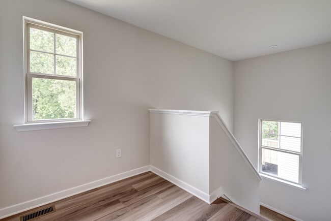 Building Photo - 321 Northfield Hts Ln