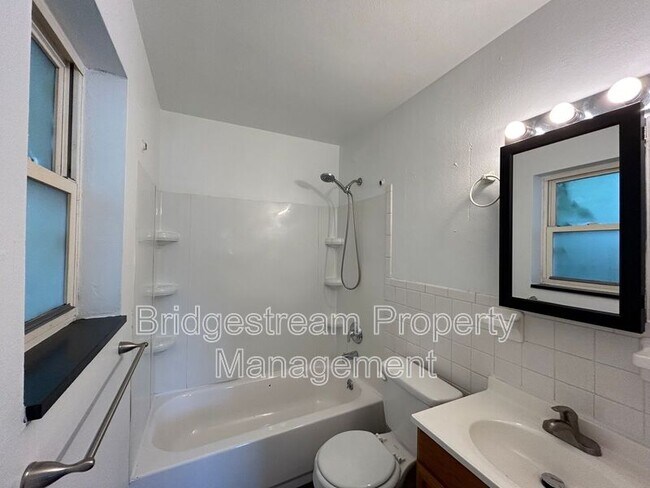 Building Photo - 37 S Findlay St