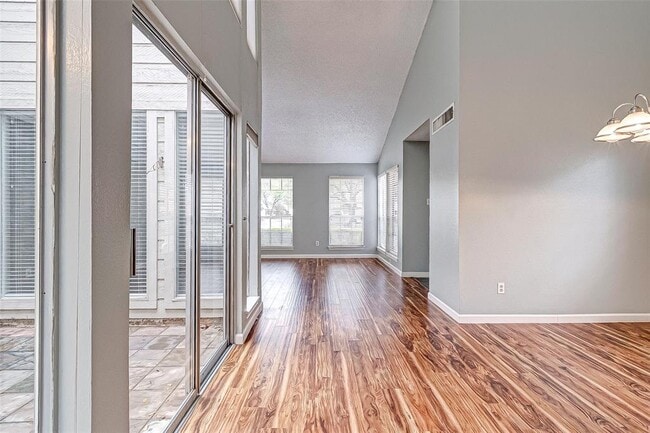 Building Photo - 7983 Kendalia Dr