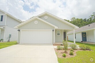 Building Photo - "Beautiful 3-Bedroom, 2-Bath Home in Ashla...