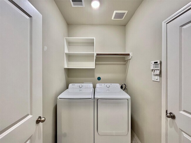 Building Photo - 8711 Windsong Trail Dr