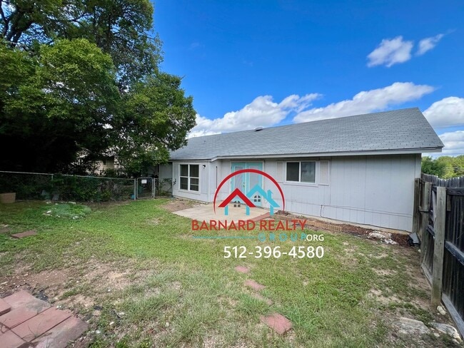 Building Photo - Available July 12: Duplex Close to Texas S...