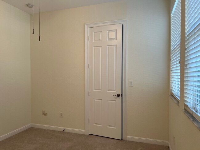 Building Photo - 650 Pacific Grove Dr