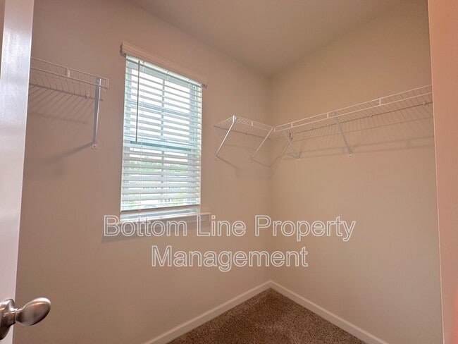 Building Photo - 2129 Allium Dr